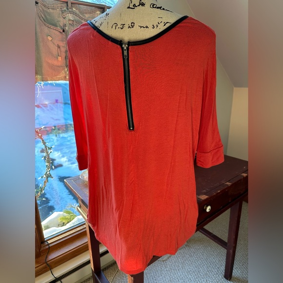 Heart and Hips Mid-length sleeve Top - Picture 1 of 3